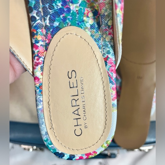 NWOT - Charles by Charles David Fashion Sandals - Blue and Pink Floral Pattern - Picture 6 of 7